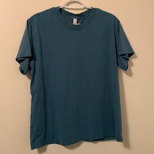 Lululemin t shirt